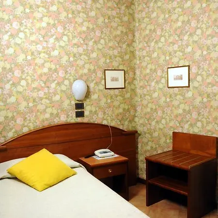 Button Hotel 3*