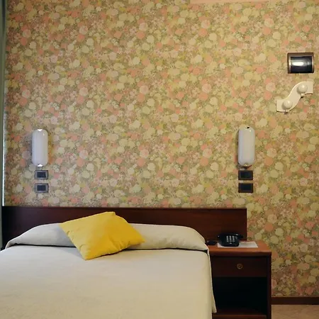 Button Hotel 3*