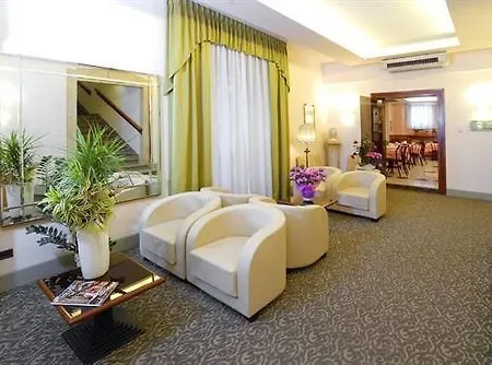 布通酒店 3* 帕爾馬