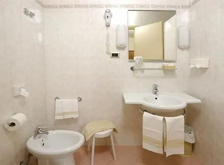 布通酒店 3* 帕爾馬