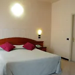 Button Hotel