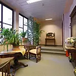 Hotel Button 3*