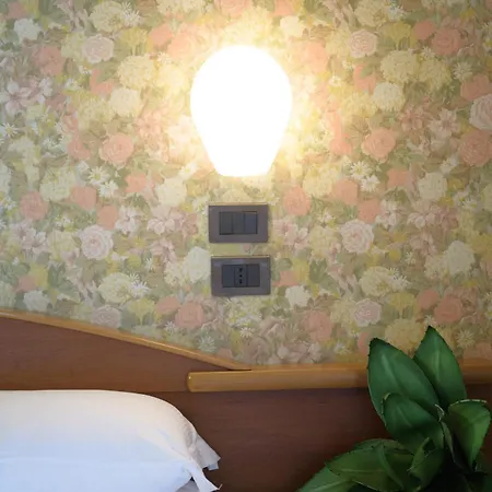 Button Готель 3*