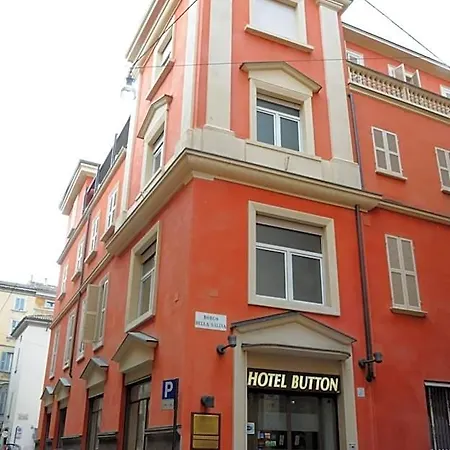 Button Hotel 3*