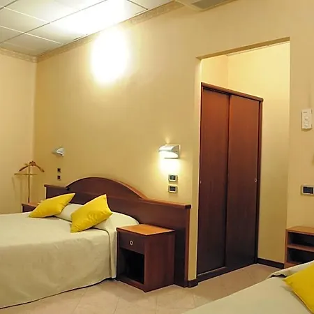 Button Hotel 3*