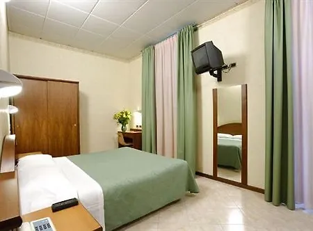 Hotel Button 3*