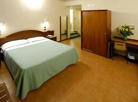 Hotel Button 3*