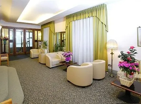 Hotel Button 3*