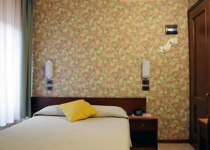 Button Готель 3*