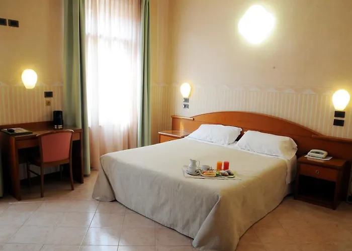 Button Готель 3*