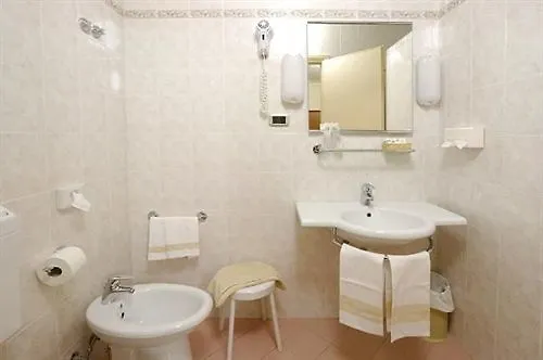 Button 3* Парма