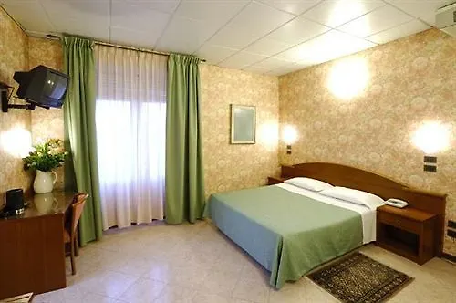 Готель Button 3*