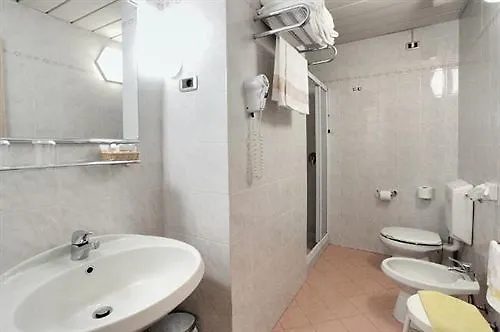 Button 3* Парма