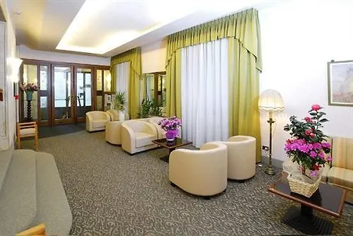 Готель Button 3*